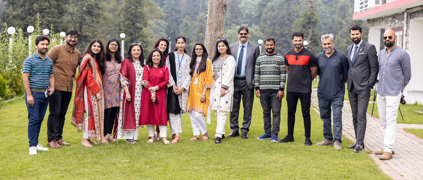 Left to Right: Irfan Munir, Zauq Akhtar, Komal Javed, Jaya Jaggi, Sabohi Ali, Farhana Nouman, Farheen Akhtar, Mariyum, Rabeea Anwar, Harsimran Kaur, Raja Shoaib Akhtar, Zeeshan, Syed Ali Hameed, Ahsan Abdullah